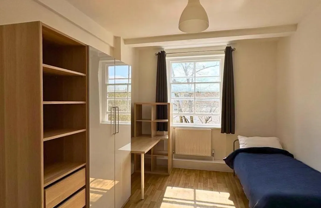 Bowden Court-1